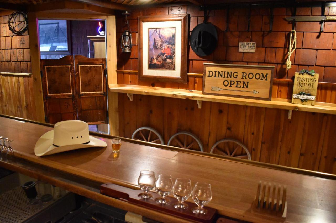 Silver Horseshoe Inn Saint Anthony Extérieur photo